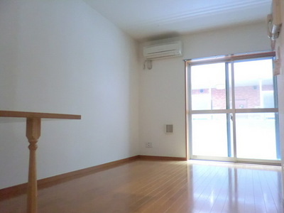 Living and room. Western-style 8.9 Pledge