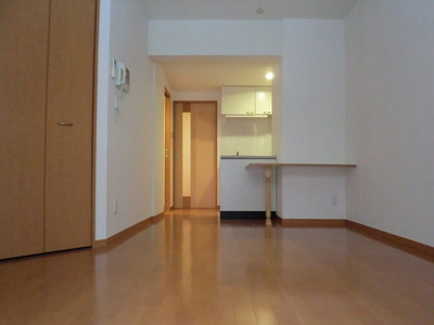 Living and room. Western-style 8.9 Pledge