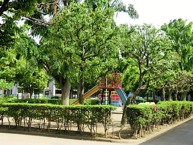 park. 674m until Nakaaoki park