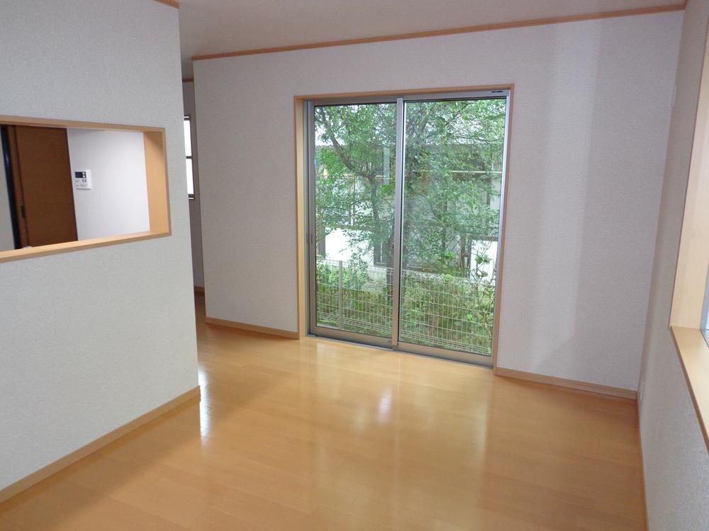 Same specifications photos (living). Living example of construction (same specifications)