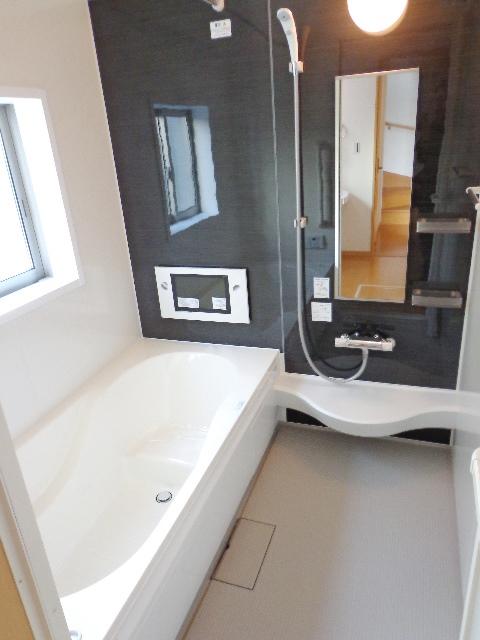 Same specifications photo (bathroom). Bathroom construction cases (same specifications)