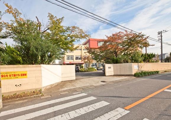 Primary school. Shibahinotsume until elementary school 400m