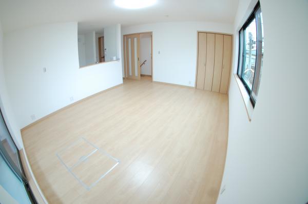 Living. 17 Pledge spacious living