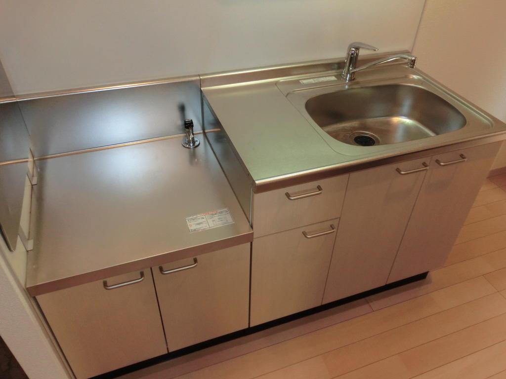 Kitchen. Two-burner gas stove installation Allowed.