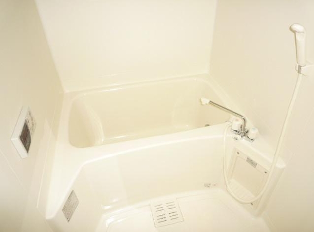 Bath. Bathing with a reheating function. 