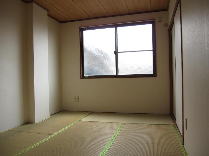 Other room space. Calm and there is a Japanese-style room.