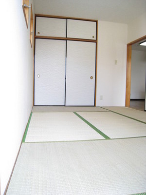 Living and room. There upper closet closet 6 Pledge Japanese-style room
