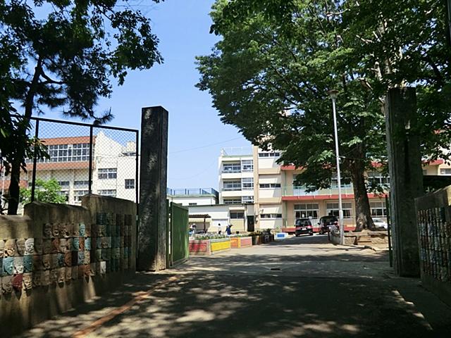 Primary school. 1298m until Kawaguchi Tatsugami root Elementary School