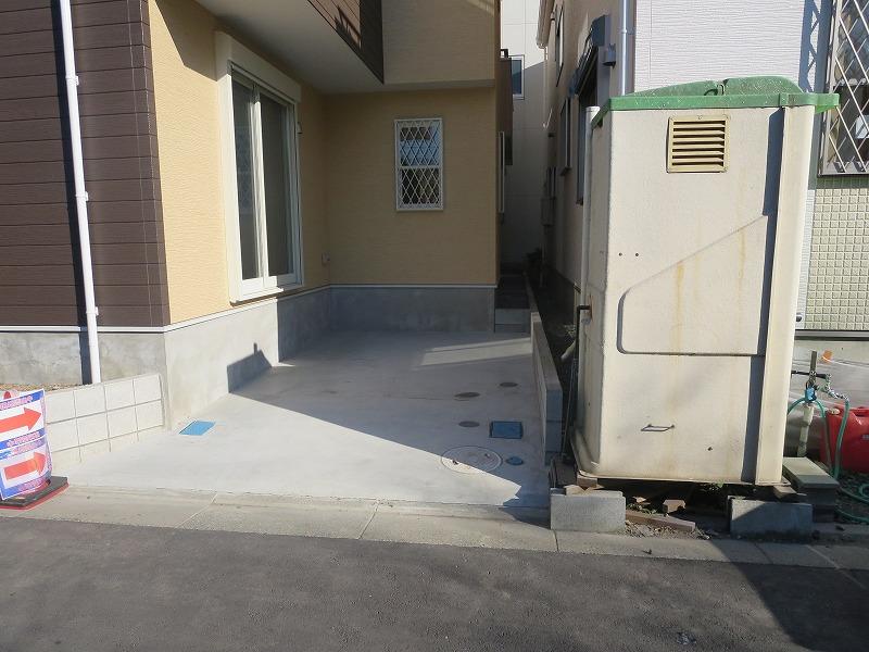 Parking lot. Local (12 May 2013) Shooting