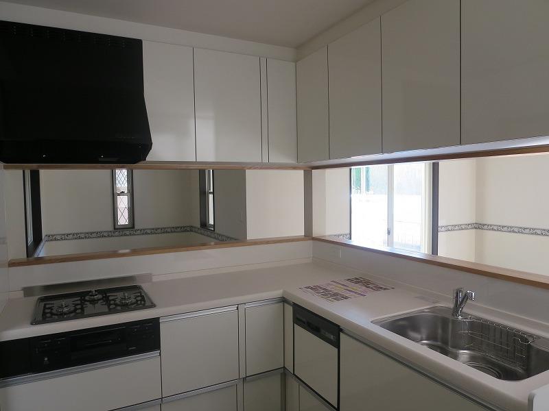 Kitchen. Indoor (12 May 2013) Shooting