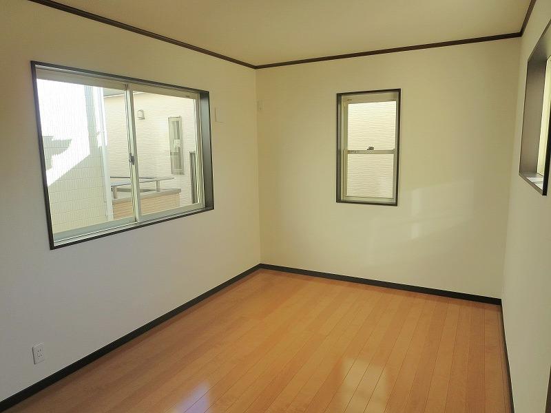 Non-living room. Indoor (12 May 2013) Shooting