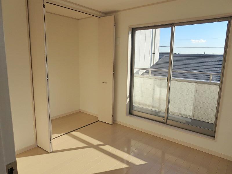 Non-living room. Indoor (12 May 2013) Shooting