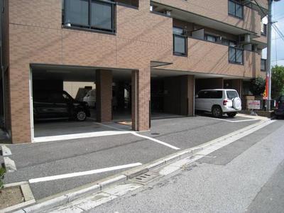 Parking lot. There is free at 8,400 yen