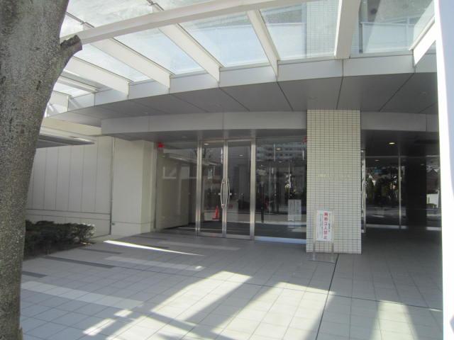 Entrance. Common areas