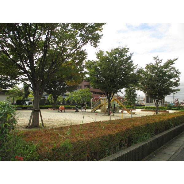 park. Angyotohachi park green road to the (park) 579m