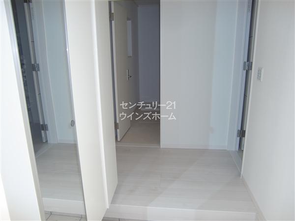 Entrance. 6 Building