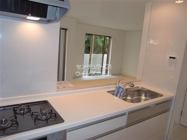 Kitchen. 6 Building Face-to-face kitchen the conversation is lively It is safe can have Keep your eye on small children