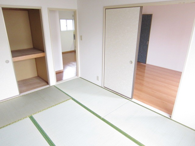 Living and room. Popular Japanese and Western room