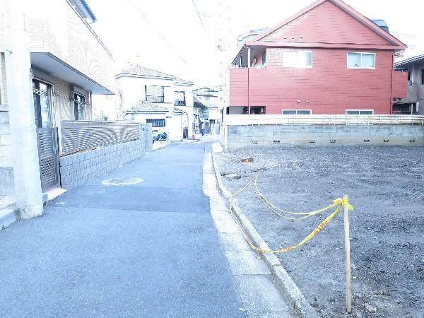 Local land photo. Car street is also less!