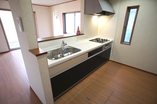 Kitchen. Produce a warm time face-to-face kitchen of your family Indoor (12 May 2013) Shooting Building 2