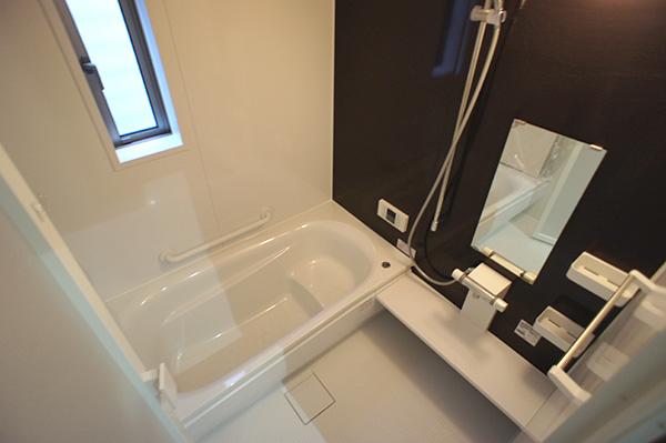 Bathroom. Indoor (12 May 2013) Shooting Building 2