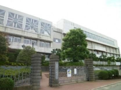 Junior high school. 304m until Kawaguchi Municipal Angyo Higashi Junior High School