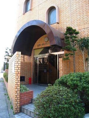 Entrance. Stylish entrance!