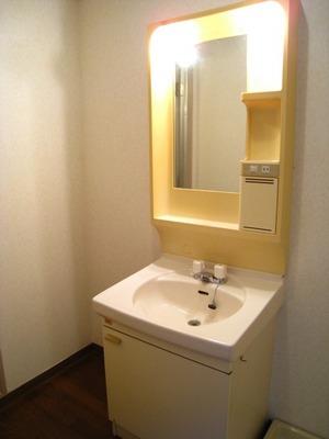 Washroom. Morning of the dressing is here ☆