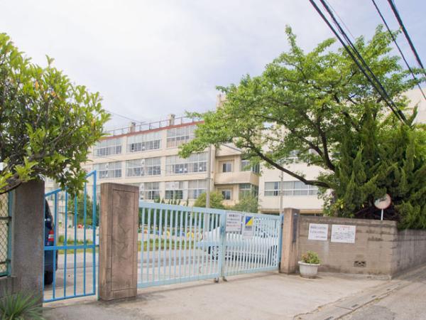 Primary school. 300m up to elementary school 2012 / 05 / 11 shooting Kawaguchi Municipal Kamiaoki Elementary School