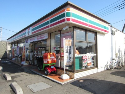 Convenience store. 346m to Seven-Eleven (convenience store)