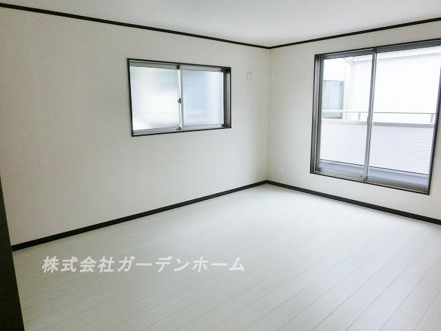 Model house photo. ■ Spacious 18 Pledge of bright living room. Clear of the floor plan boasts. In the shopping environment was also enhanced living environment, I am glad location ■