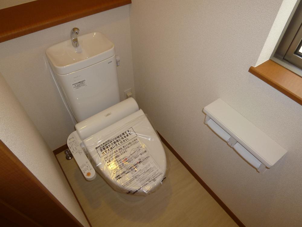 Same specifications photos (Other introspection). Shower toilet