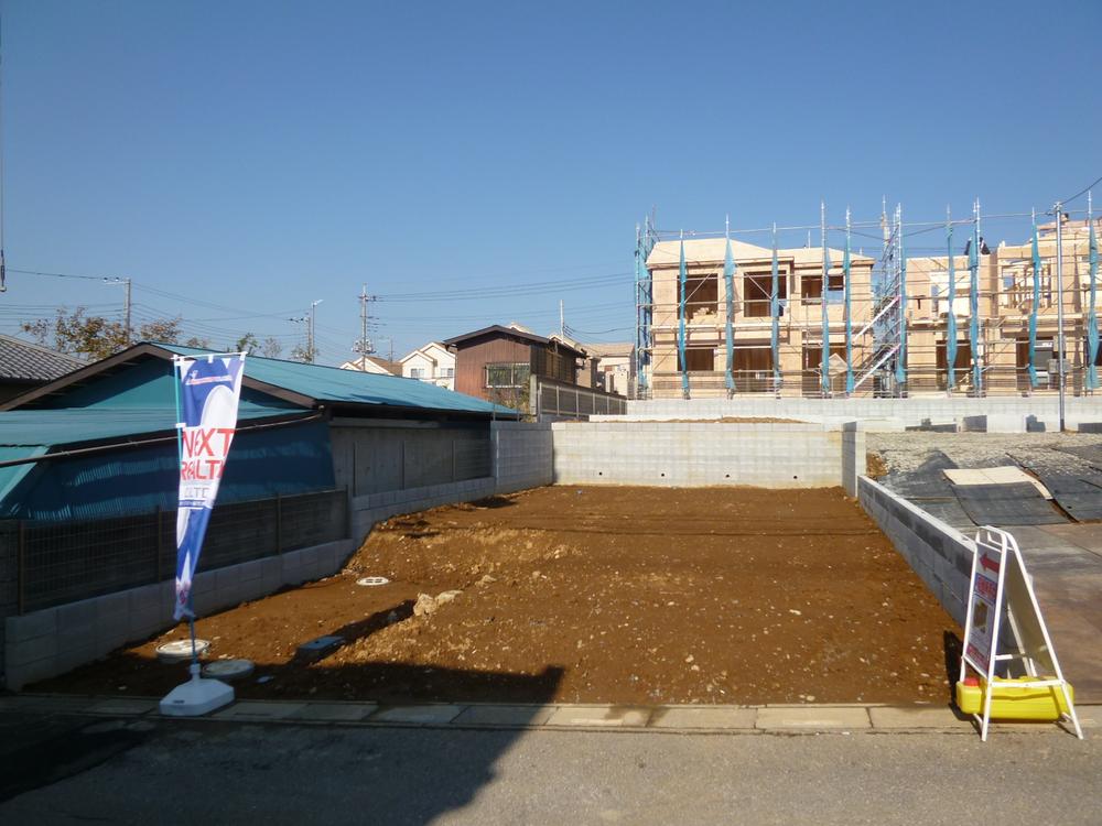 Local appearance photo. G Building from the south road