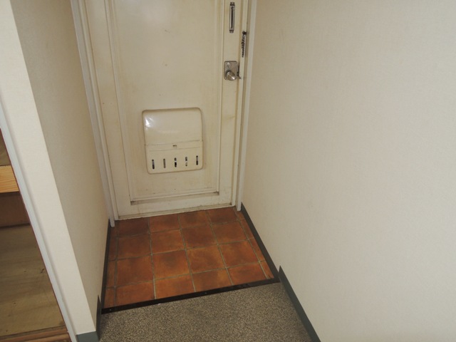 Entrance. Separate reference is a picture