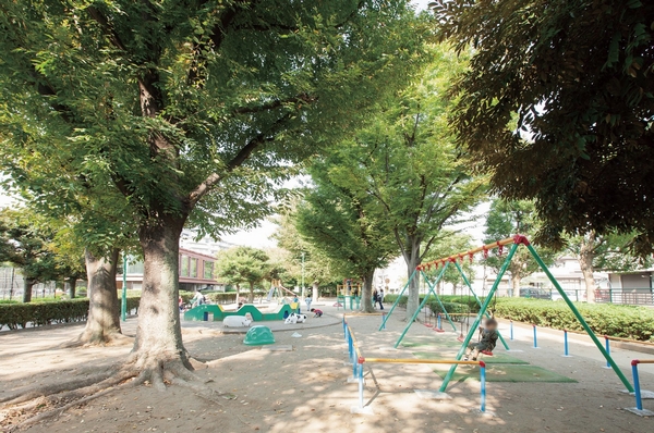 Building structure.  [Nakaaoki park] (About 270m / 4-minute walk)