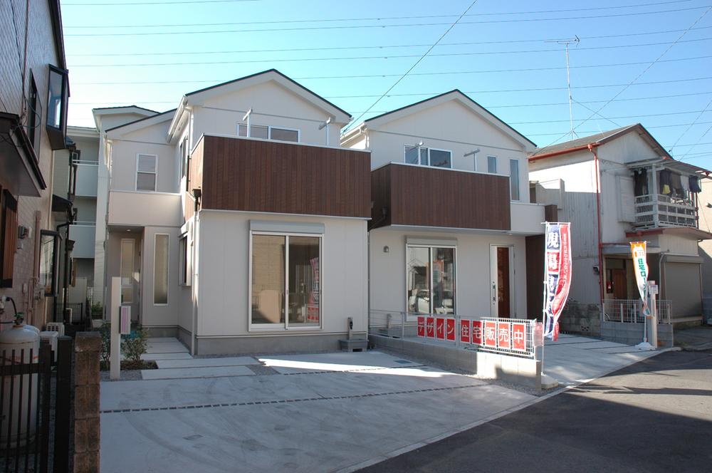 Local appearance photo. Local (12 May 2013) Shooting