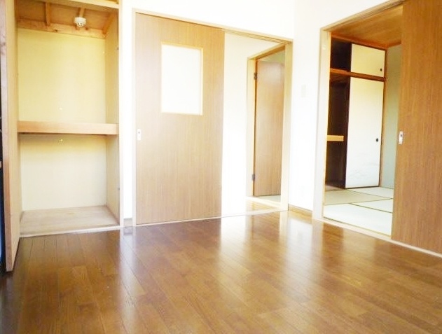 Living and room. Popular flooring type.