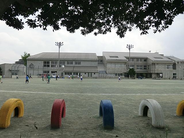 Primary school. 770m until Kawaguchi Municipal Tsuji Elementary School