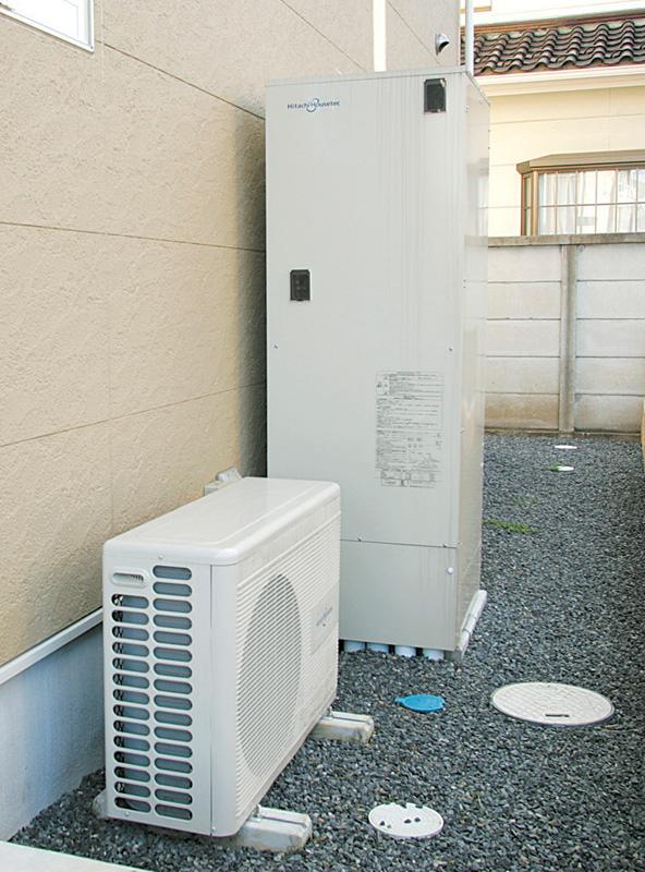 Power generation ・ Hot water equipment. All-electric, We deliver a comfortable and eco-friendly living in the Eco Cute adopted in addition to the solar power generation. (Same specifications photo)