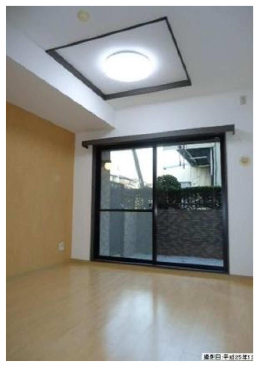Living. Installation all rooms lighting equipment