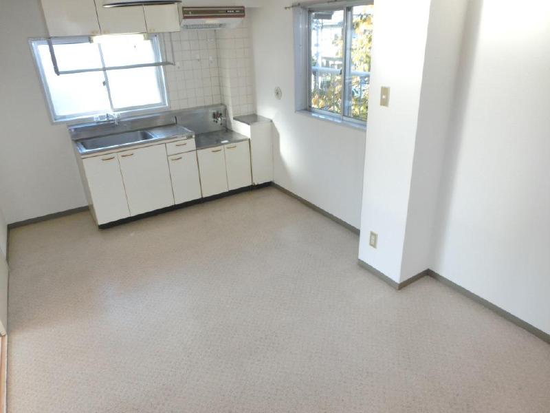 Living and room. We are living in a wide 11 quires