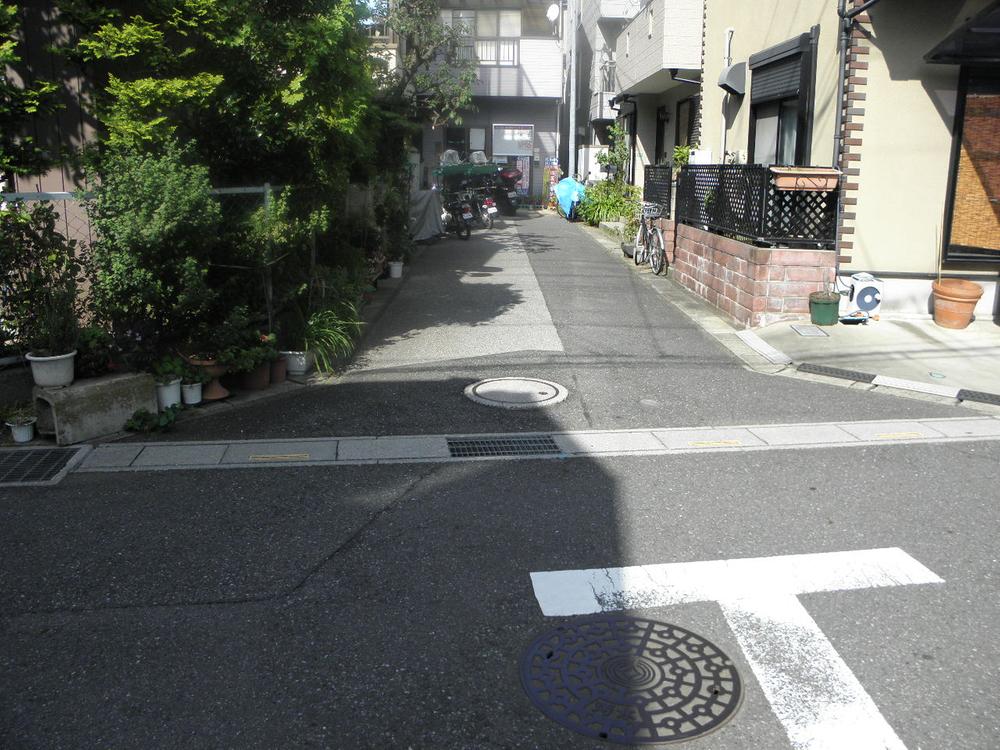 Local photos, including front road. Local (11 May 2013) Shooting