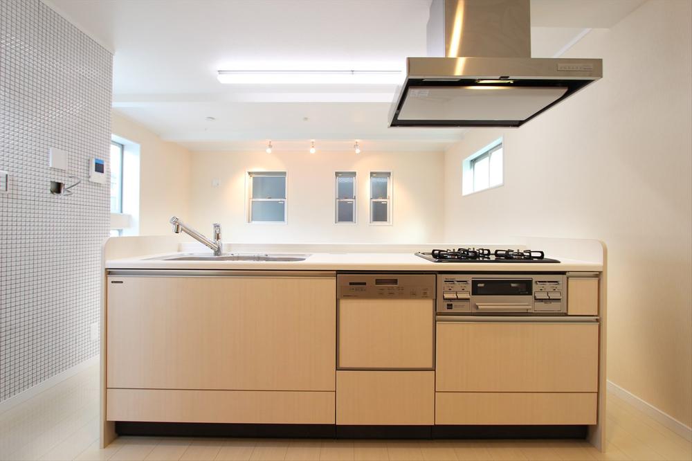 Kitchen. Island Kitchen (October 2013) Shooting Since the movement is also easy to Island Kitchen, You can smoothly until the Ready-To-Eat from mise en place