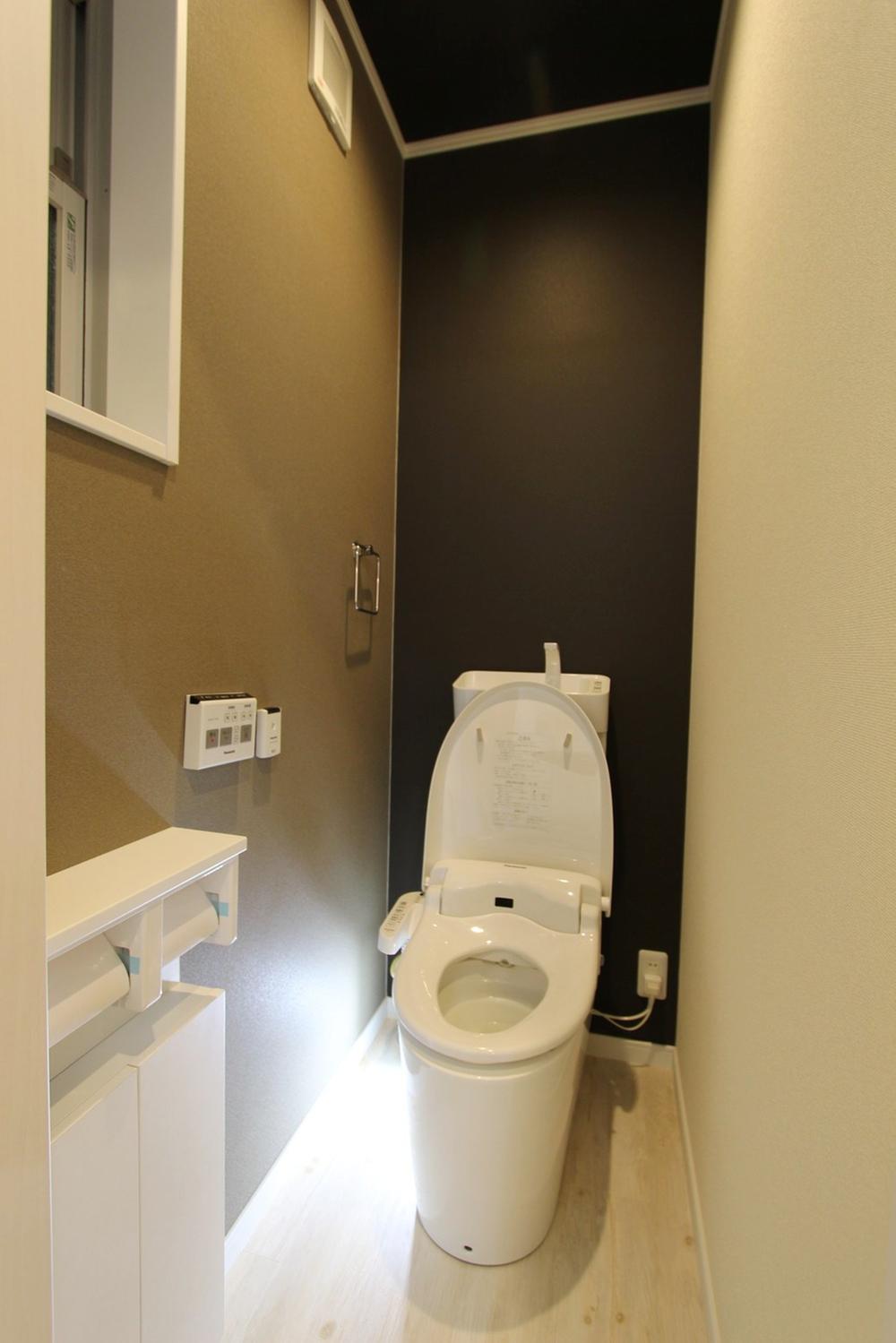 Toilet. Toilet (October 2013) Shooting