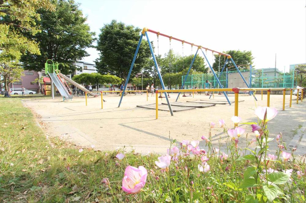 Other. A 4-minute walk from the turf 1-chome Park