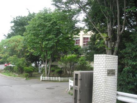 Primary school. 854m until Kawaguchi Tatsusakura cho Elementary School