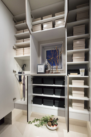 Receipt.  [Footwear purse] Footwear put the like can be plenty of storage family of shoes and umbrella. (Model Room A type ・ Some including paid option)