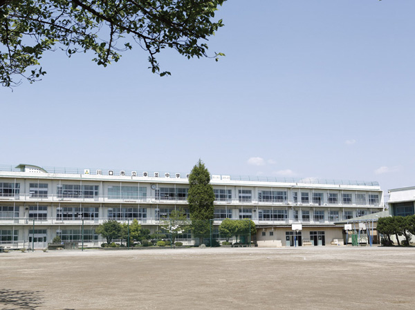 Surrounding environment. Saiwainami junior high school (about 660m, A 9-minute walk)