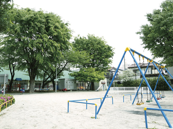 Surrounding environment. Namiki Town, South Park (about 440m, 6-minute walk)