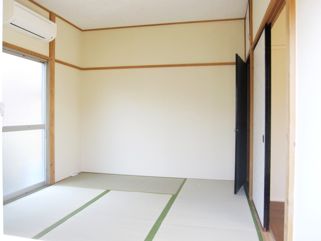 Living and room. It is little floor plan of the dead space